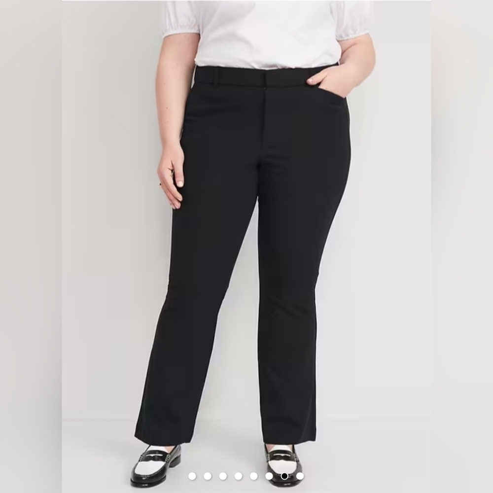 Women's Old Navy High Rise Pixie‎ Flare Pants, Black, Size 18, Pre-owned